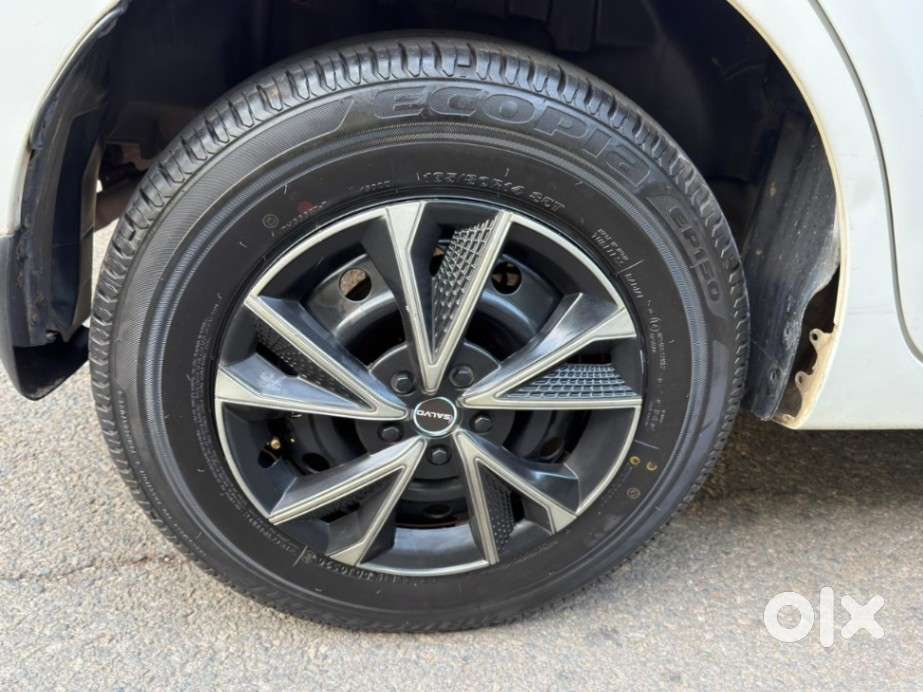 Maruti Suzuki Swift Vxi Optional, 2020, Petrol