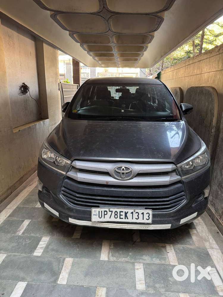 Innova Crysta 8 Seater