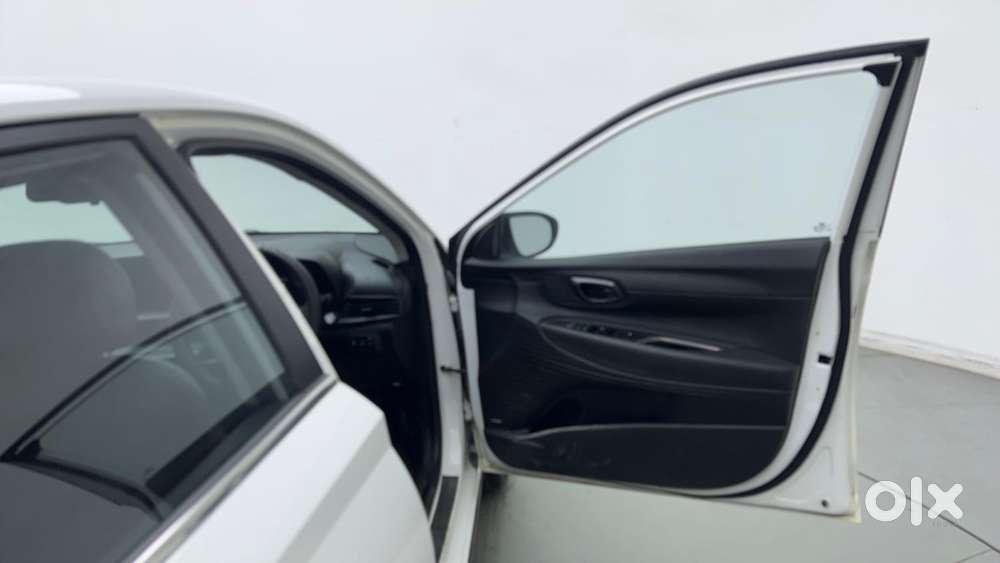 Hyundai New I20 1.2 Asta (o) Ivt, 2023, Petrol