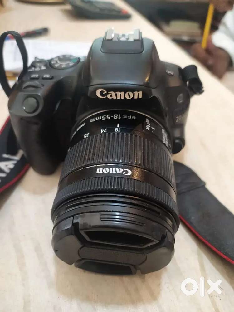 Canon 200D Dslr 24 mega pixel 4k vedio camera