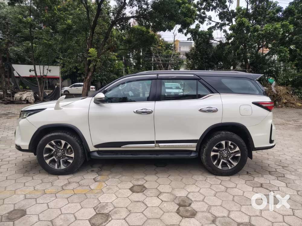 Toyota Fortuner Legender, 2022, Diesel