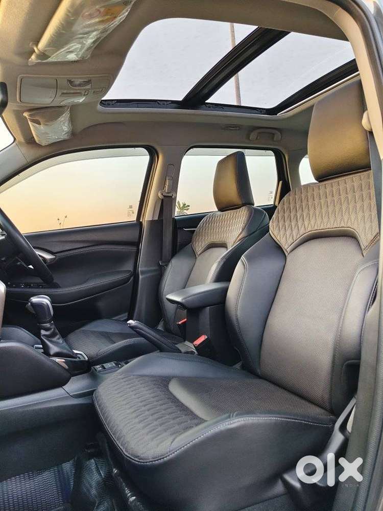 Maruti Suzuki Grand Vitara 1.5 Alpha Plus Intelligent Hybrid Ecvt, 2..