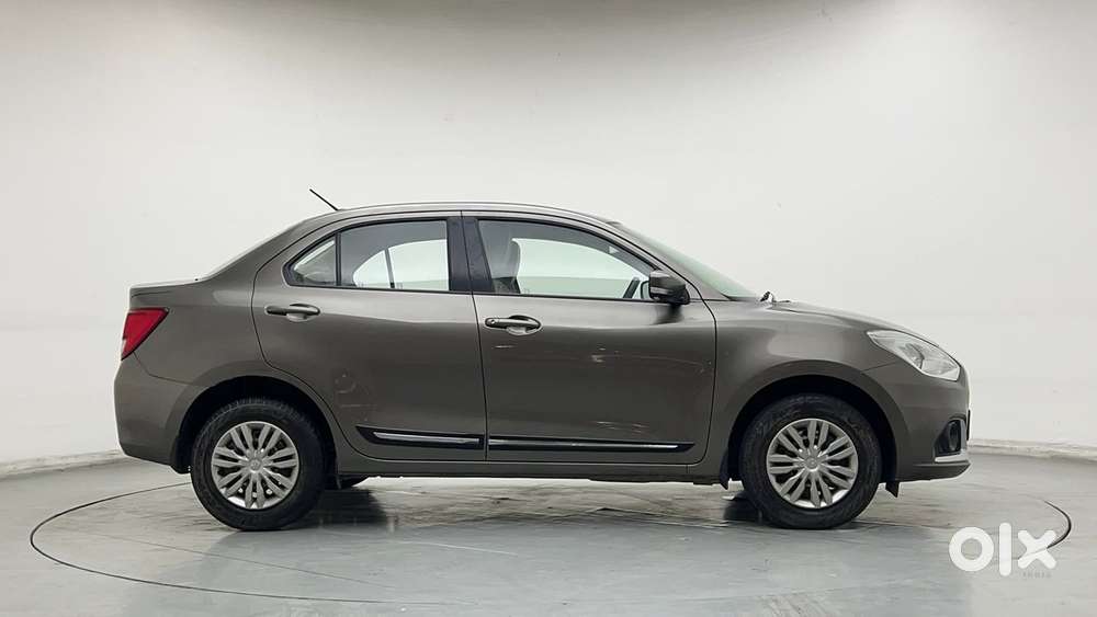 Maruti Suzuki Dzire Vxi Ags, 2022, Petrol