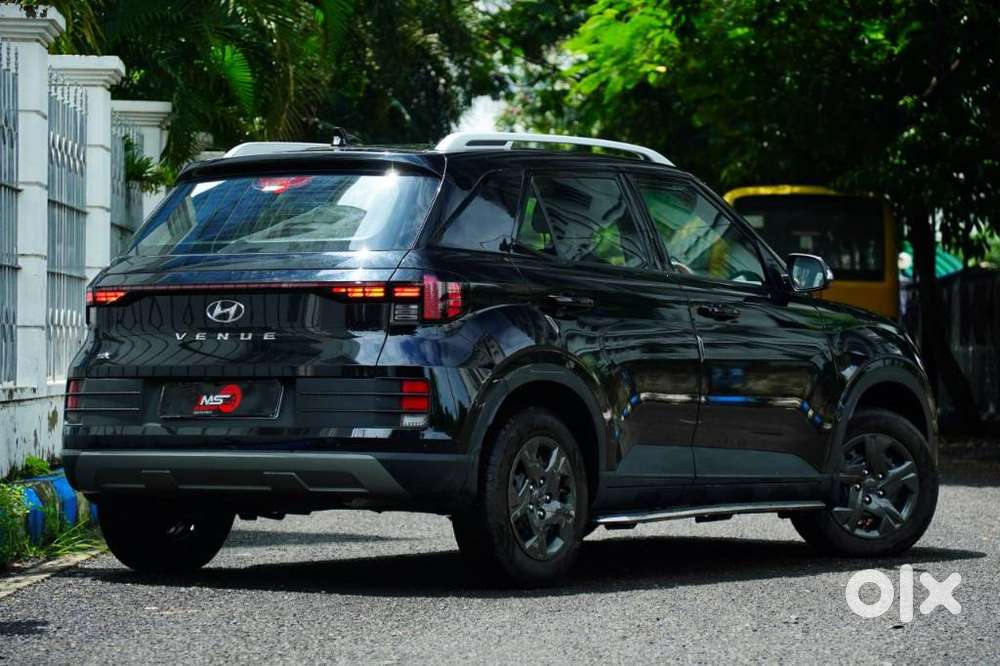 Hyundai Venue Sx Mt, 2025, Petrol