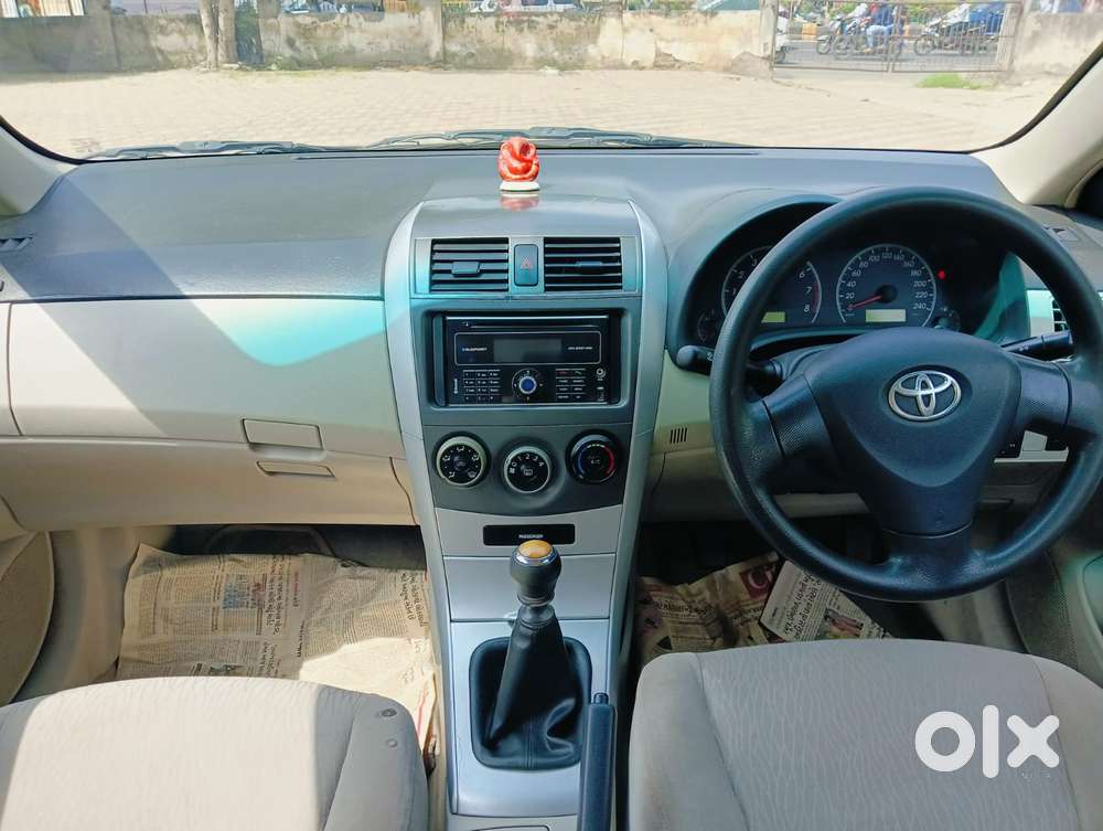 Toyota Corolla Altis 1.8 J, 2011, Petrol