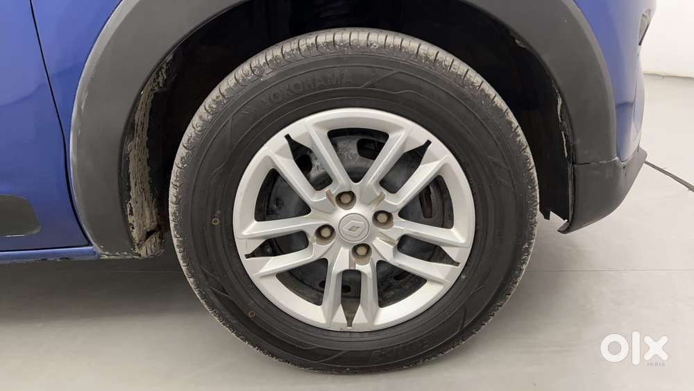 Renault Triber Rxt, 2022, Petrol