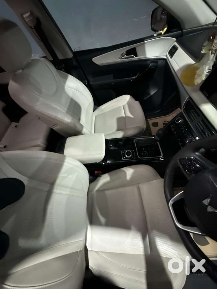 Mahindra Xuv700 2.2 Ax 7 Diesel At Luxury Pack Str, 2024, Diesel