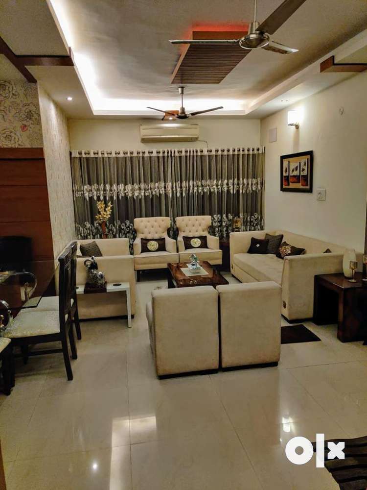 HIG Upper 4bhk Sec 44 A Facing park 2nd floor Registry Case - For Sale ...