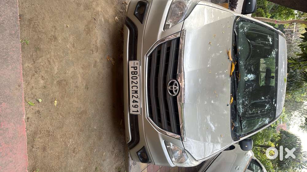 Toyota Innova 2014 Diesel Well Maintained