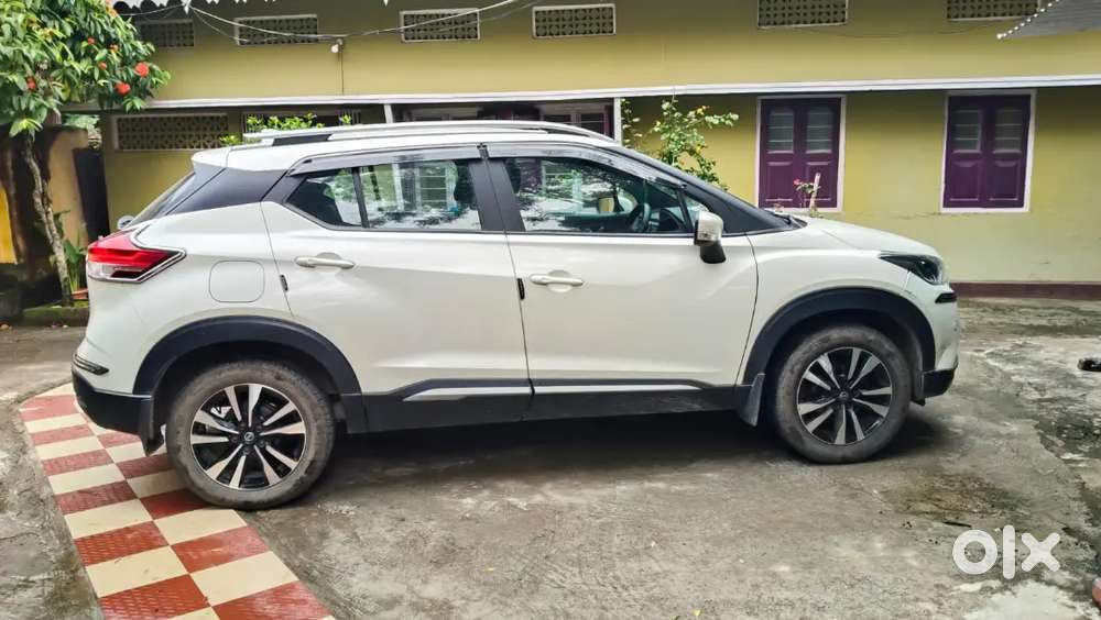 Nissan Kicks Petrol 2022