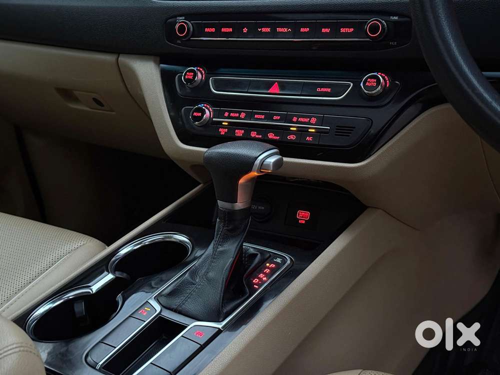 Kia Carnival Limousine, 2022, Diesel