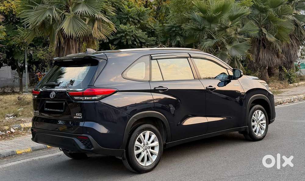 Toyota Innova Hycross 2.0 Vx Hybrid 7 Str, 2023, Petrol