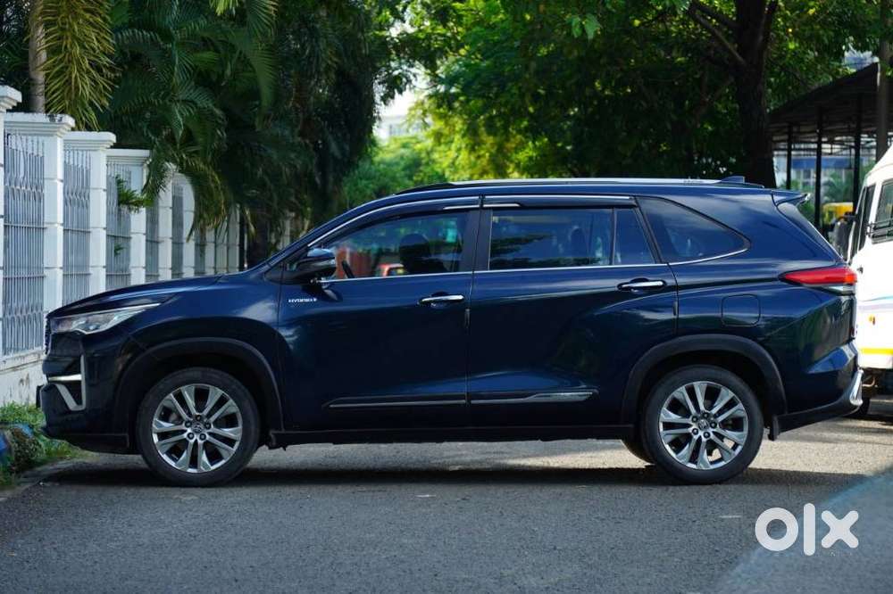 Toyota Innova Hycross 2.0 Zx Hybrid 7 Str, 2023, Petrol