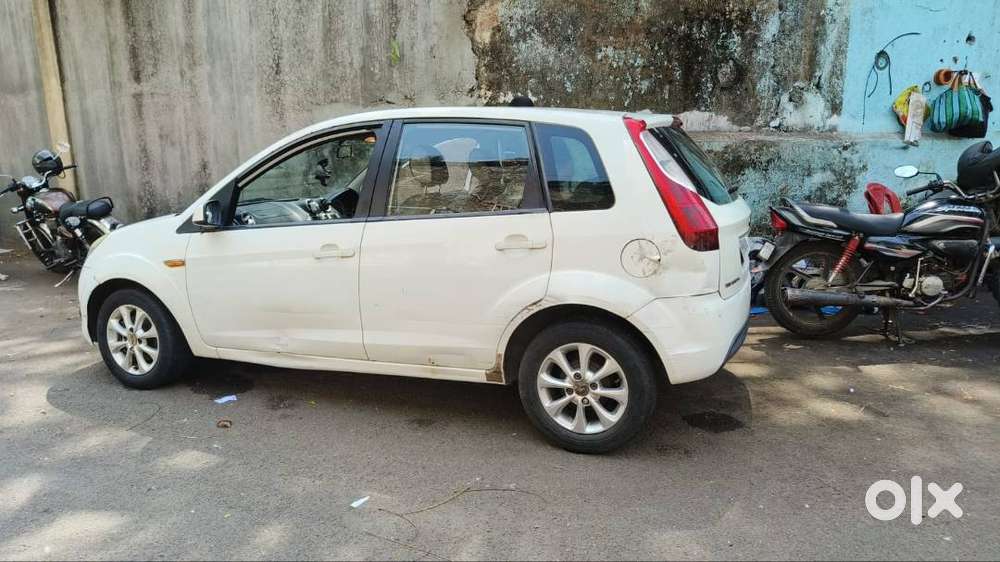 Ford Figo 2011 Petrol 80000 Km Driven