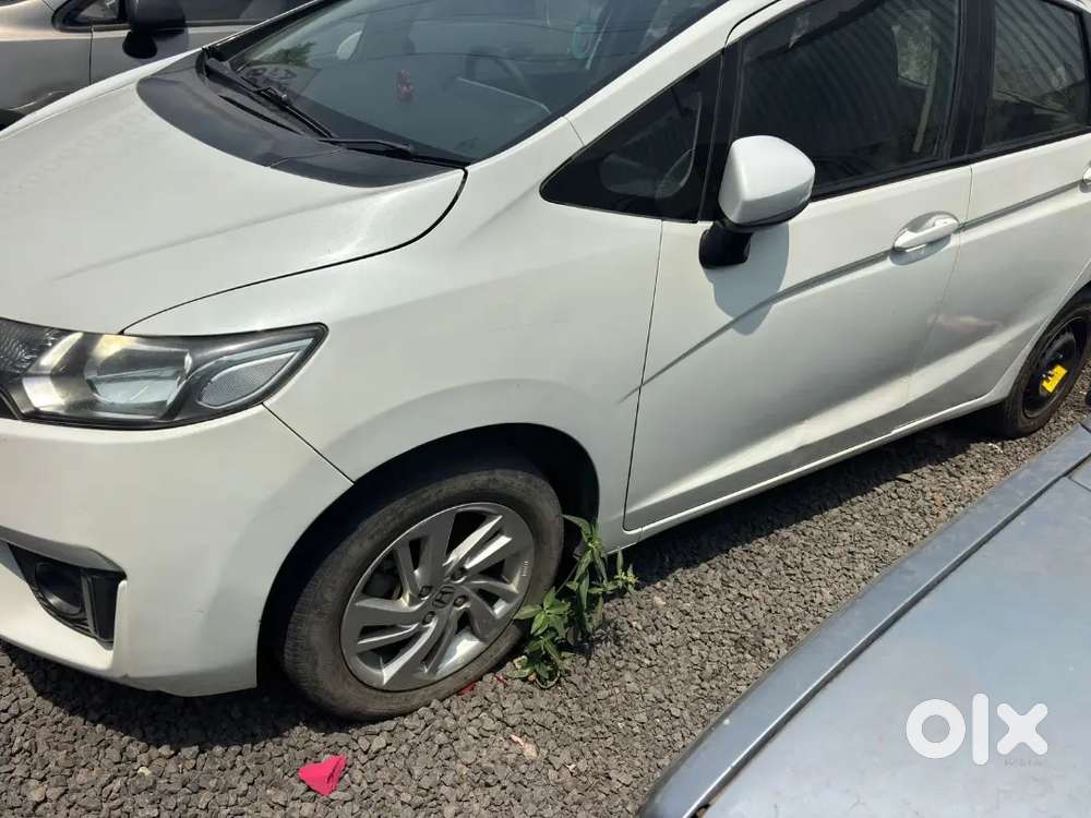 Honda Jazz 1.2 Vx Cvt I-vtec In Elegant White Color - 32,000 Km