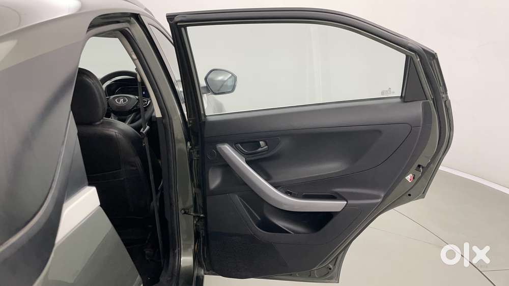 Tata Nexon 1.2 Revotron Xm (s), 2022, Petrol
