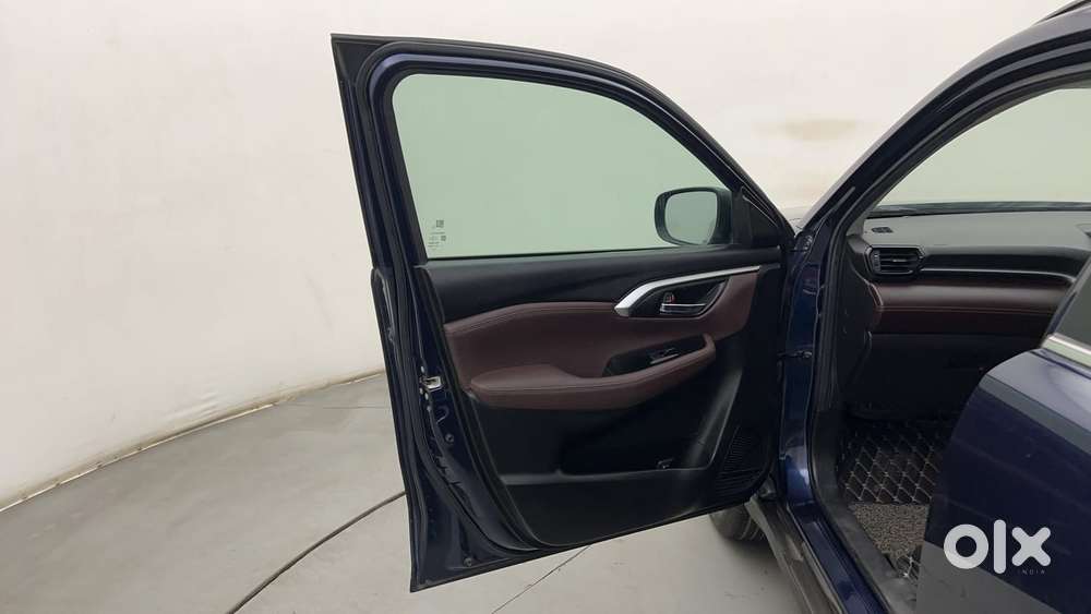 Maruti Suzuki Grand Vitara 1.5 Alpha Smart Hybrid At, 2022, Petrol