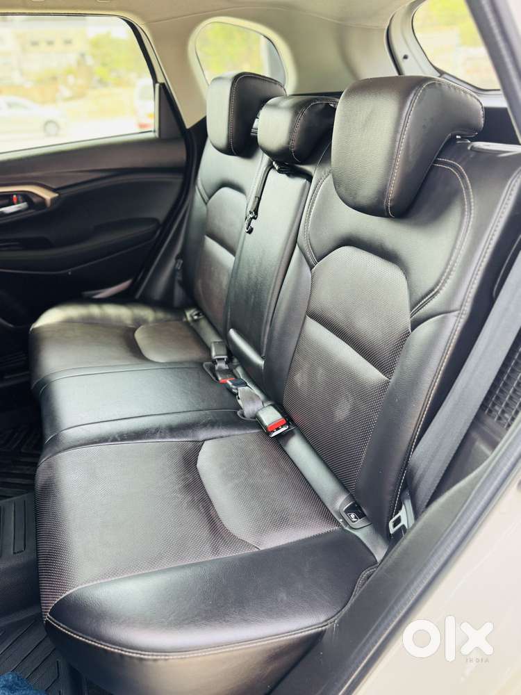 Maruti Suzuki Vitara Brezza G Smart Hybrid Alpha, 2023, Petrol