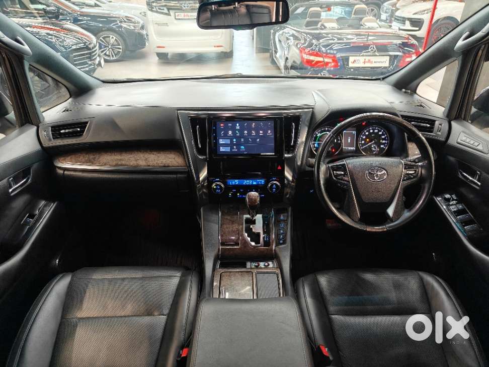 Toyota Vellfire Vip – Executive Lounge, 2022, Petrol