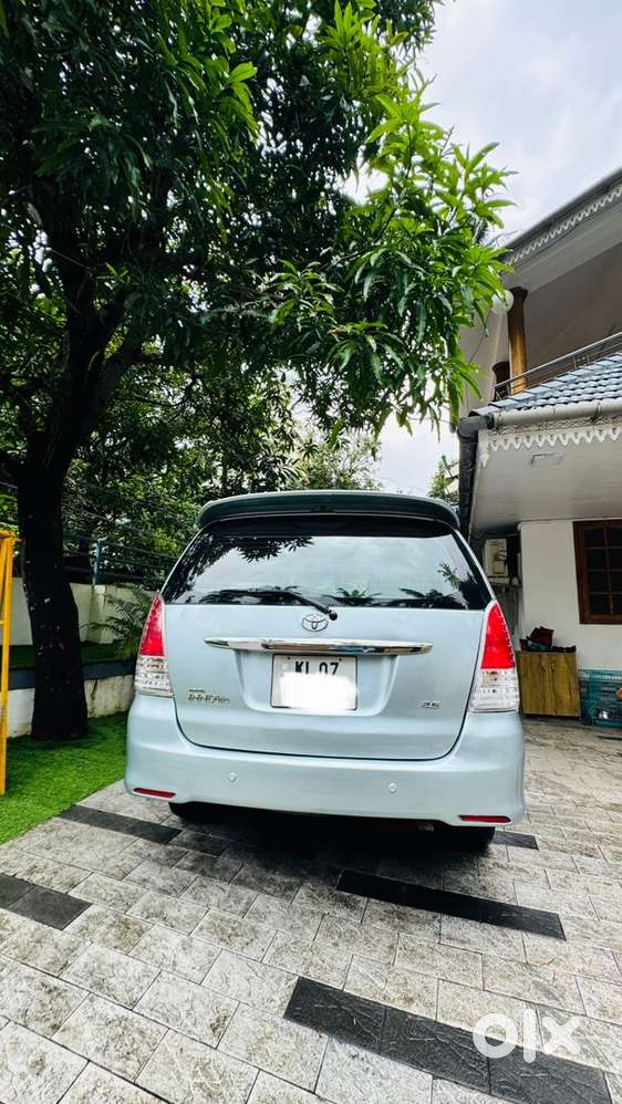 Toyota Innova 2009 Diesel 100010 Km Driven