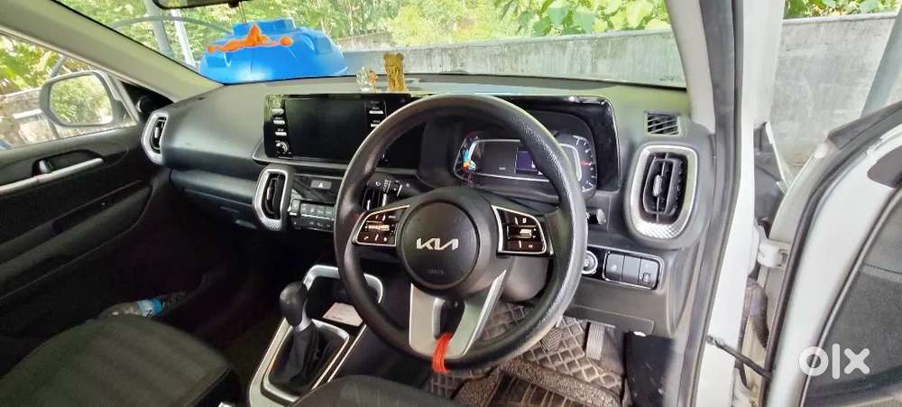 Kia Sonet 2023 Petrol Auto 1st Owner