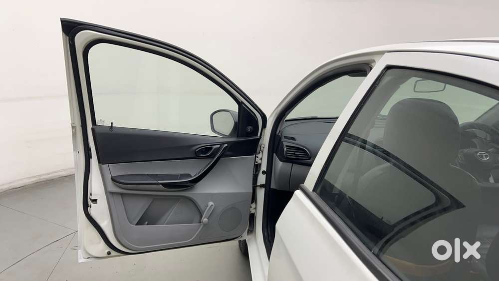 Tata Tiago Xe, 2020, Petrol