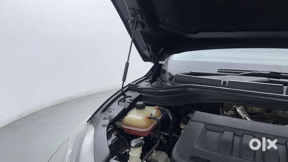 Mahindra Xuv700 2.2 Ax 5 Diesel At Str, 2023, Diesel