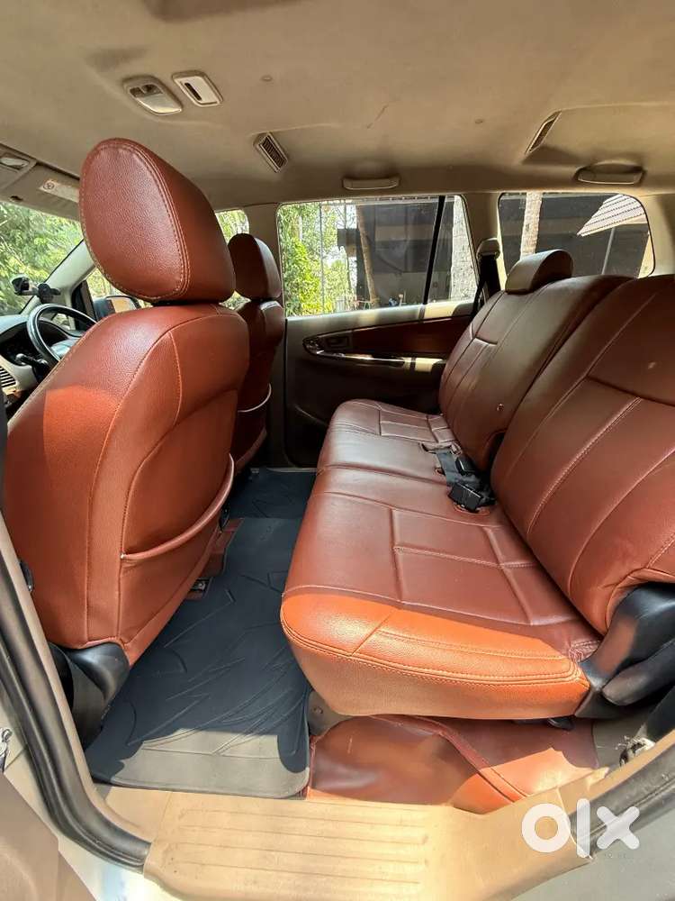 Immaculate 2015 Toyota Innova Mt - Silver - Neat & Clean - 160k Km