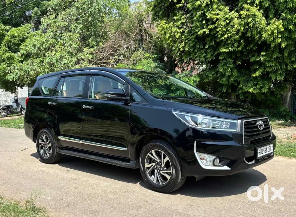 Toyota Innova Crysta 2.4 G Plus Mt 7 Str, 2024, Diesel