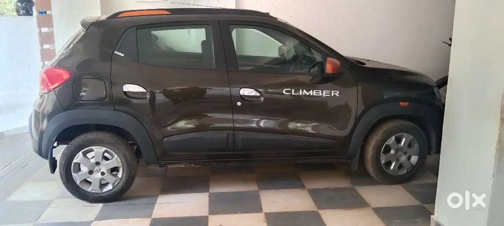 Well Maintained, Less Driven, Family Used Car, Autamatic