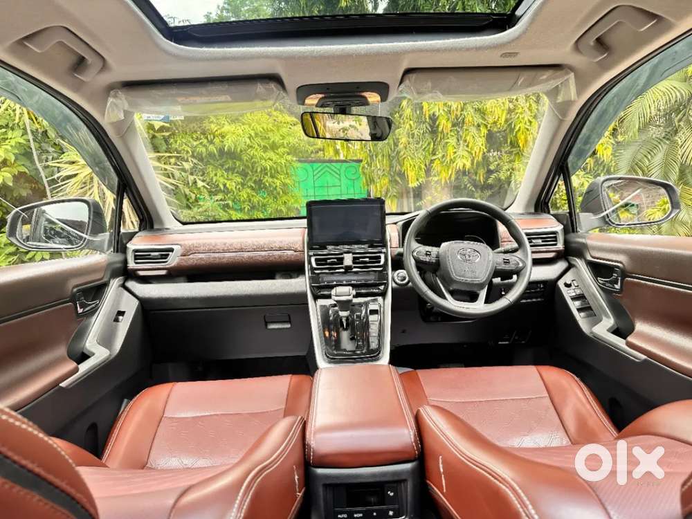 Toyota Innova Hycross 2.0 Vx (o) Hybrid 7 Str, 2024, Petrol