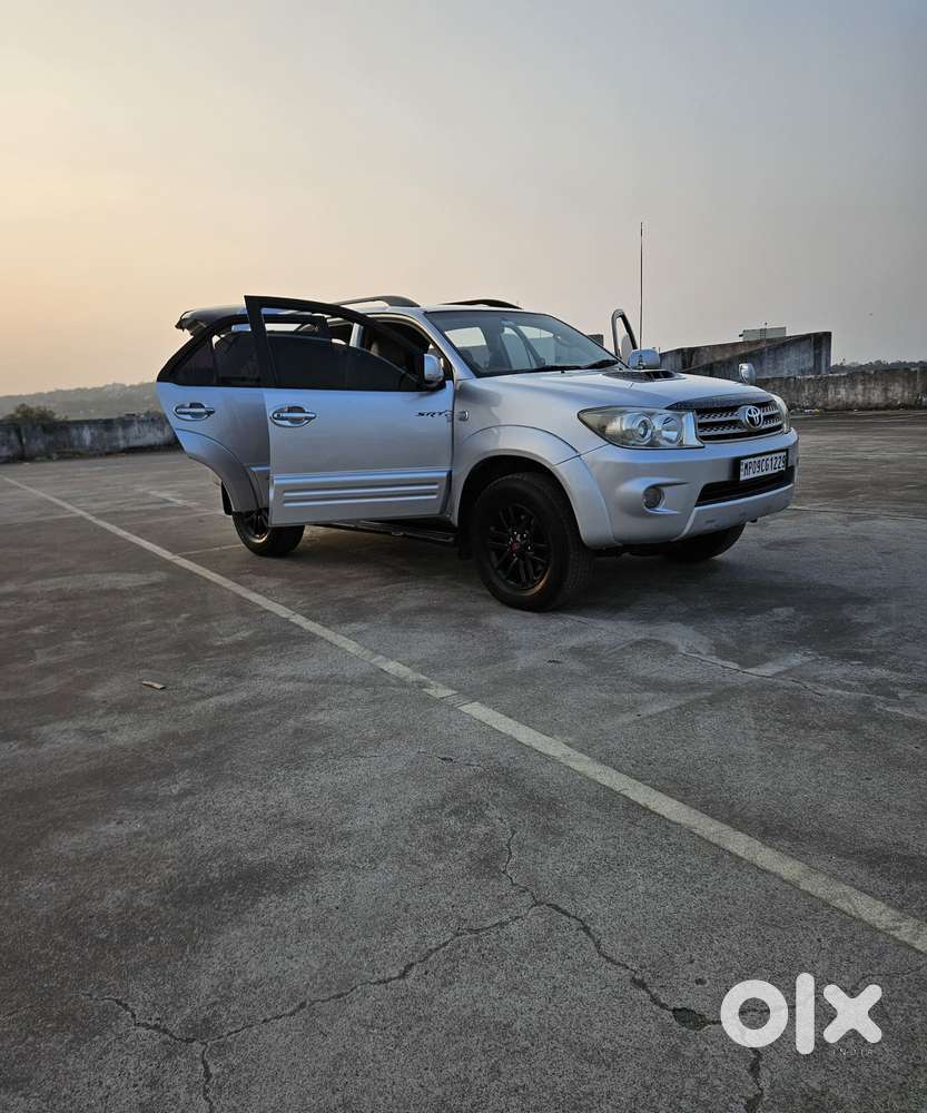 Toyota Fortuner 4x4 Manual Limited Edition, 2010, Diesel