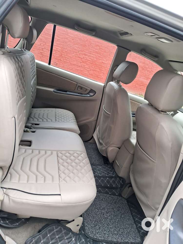 Toyota Innova 2.5 G (diesel) 8 Seater, 2014, Diesel
