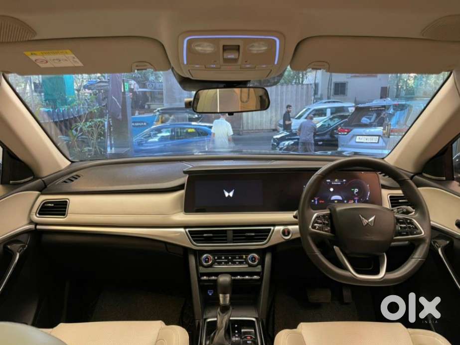 Mahindra Xuv700 2.2 Ax 7 Diesel At Luxury Pack Str, 2022, Diesel