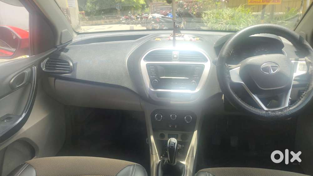 Tata Tiago 1.2 Revotron Xt (o), 2017, Petrol