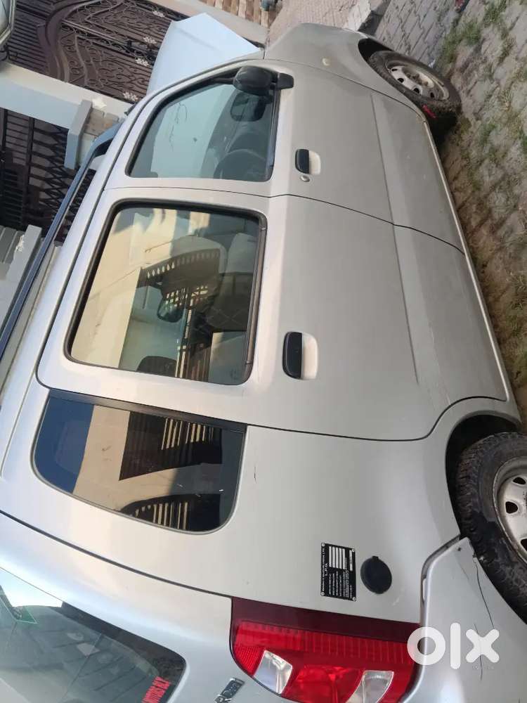 Bahut Hi Kam Chali Hui Gadi Hai No Accident Dono Key's Hain