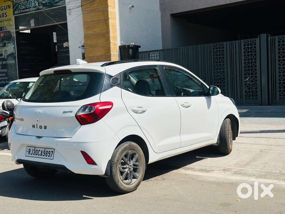 Hyundai Grand I10 Nios Sportz Dual Tone, 2021, Petrol