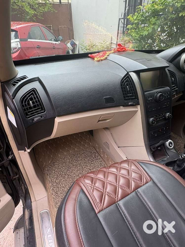 Mahindra Xuv500 Full Black With Mods Worth 1,00,000