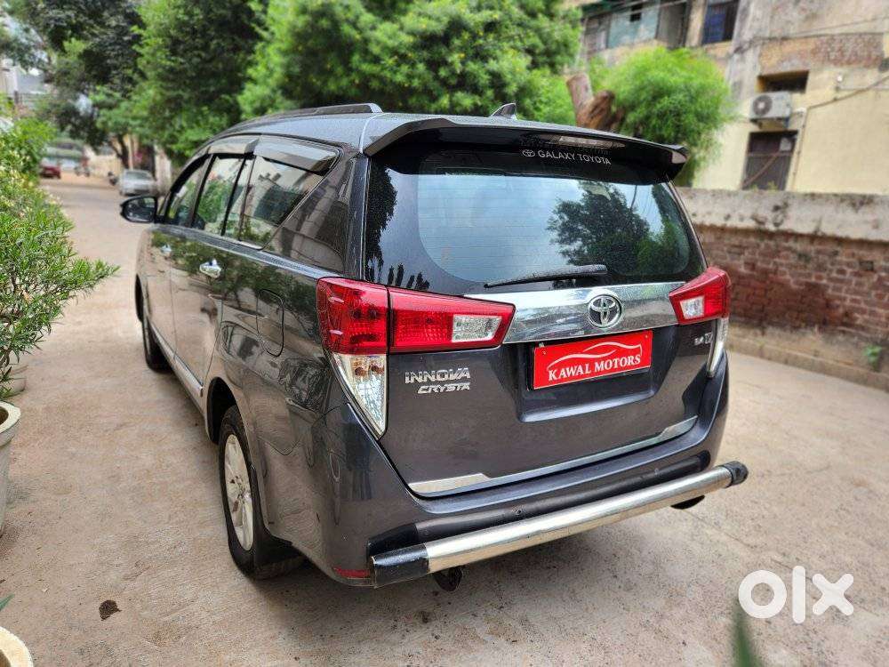Toyota Innova Crysta 2.4 V 8 Str, 2016, Diesel