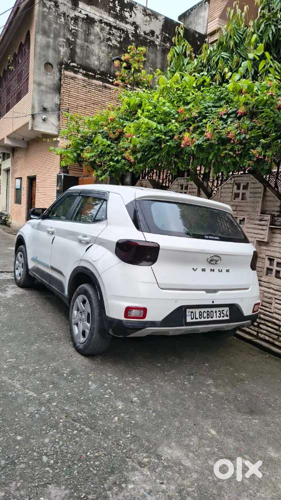 Hyundai Venue 1.2 E 2022 Petrol Manual All Original Hai