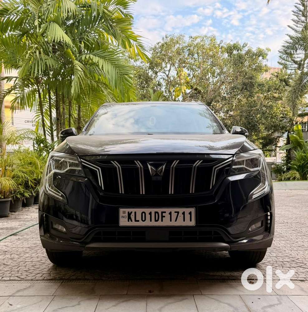 Mahindra Xuv700 Ax5 Auto 7 Seater   ~ 4000 Km  Brand New Condition
