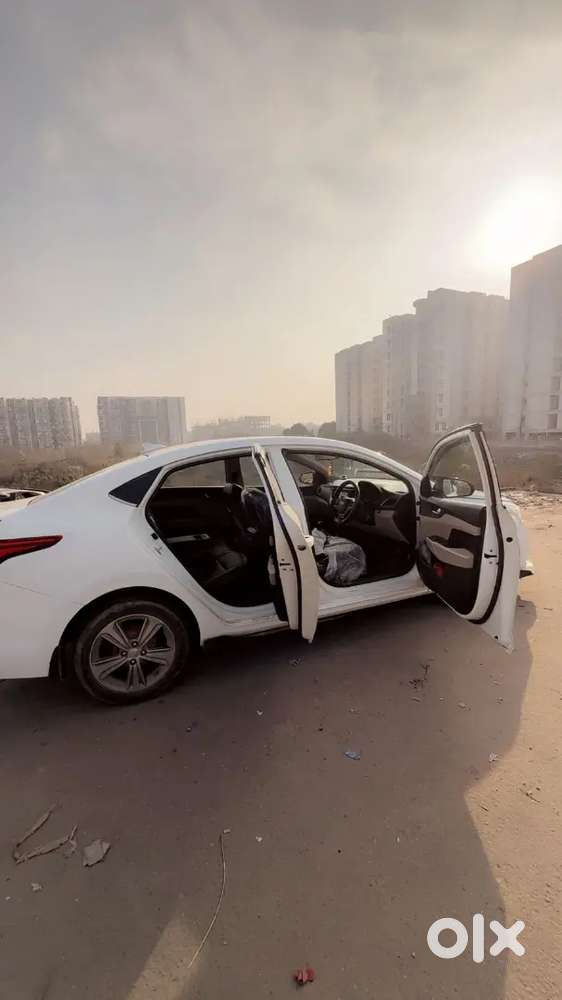 Verna 2019 Petrol 4.70 Lac Loan Bachra Hai