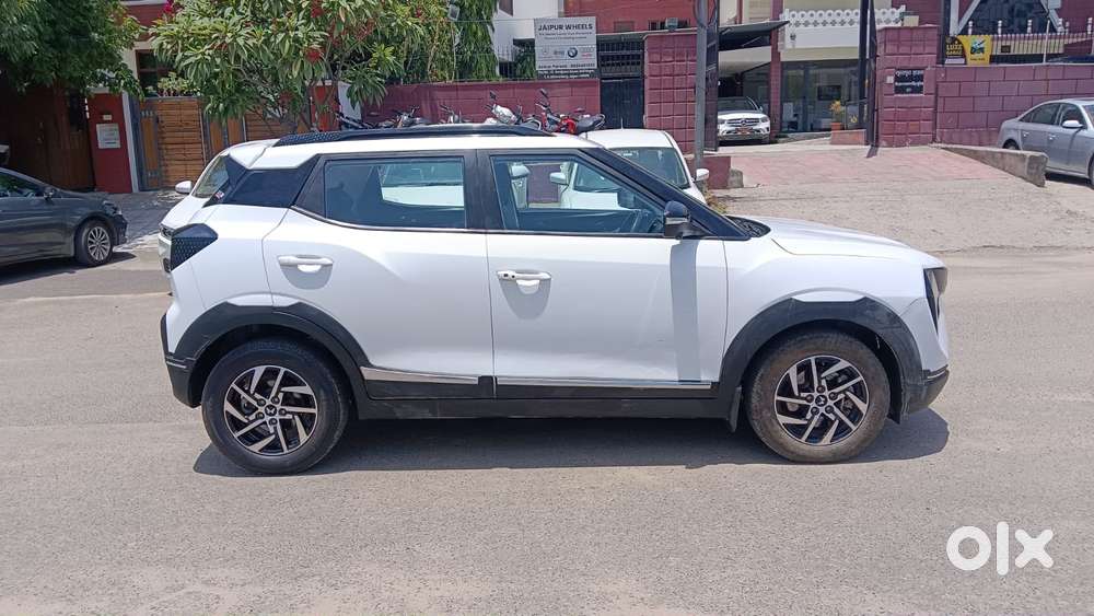 Mahindra Xuv 3xo Ax5 Pm Mt, 2024, Petrol