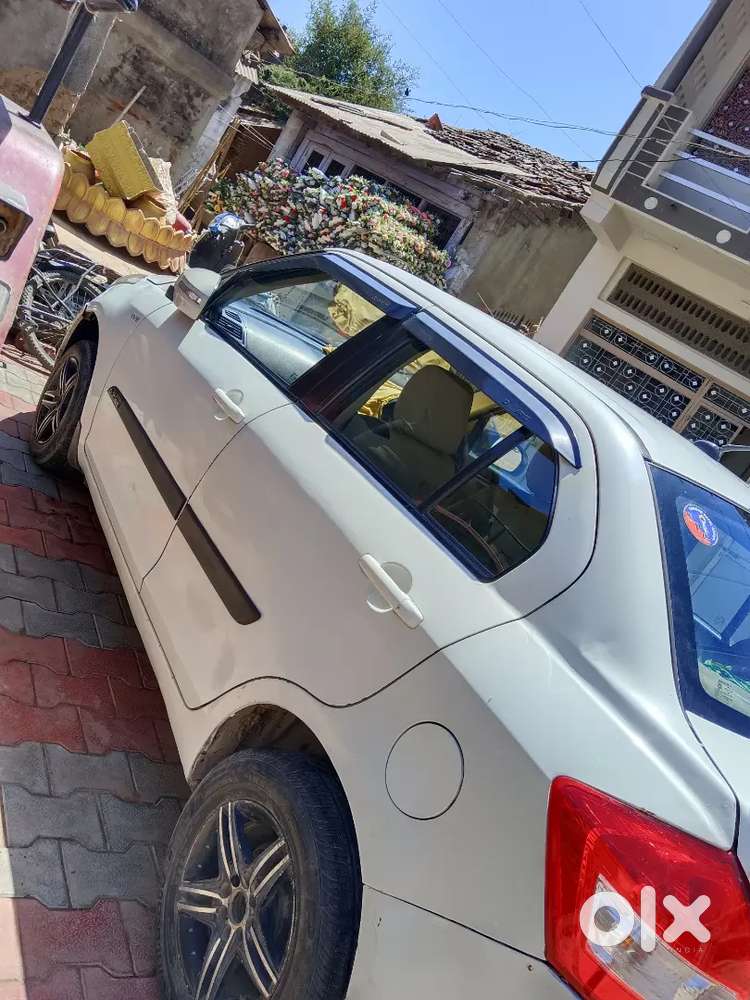 Maruti Suzuki Dzire 2017 Cng & Hybrids 115000 Km Driven