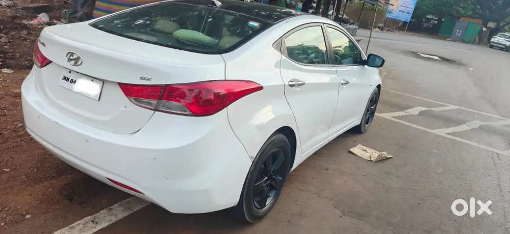 Hyundai New Elantra 2014 Diesel 110000 Km Driven