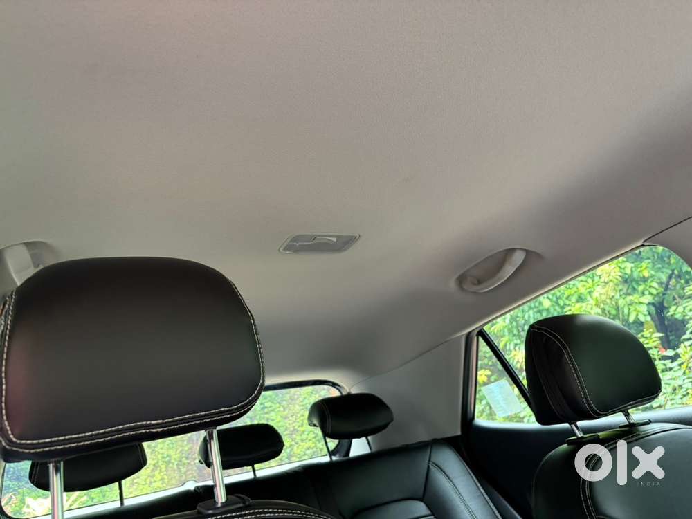 Hyundai Venue S 2023 Petrol Well Maintained