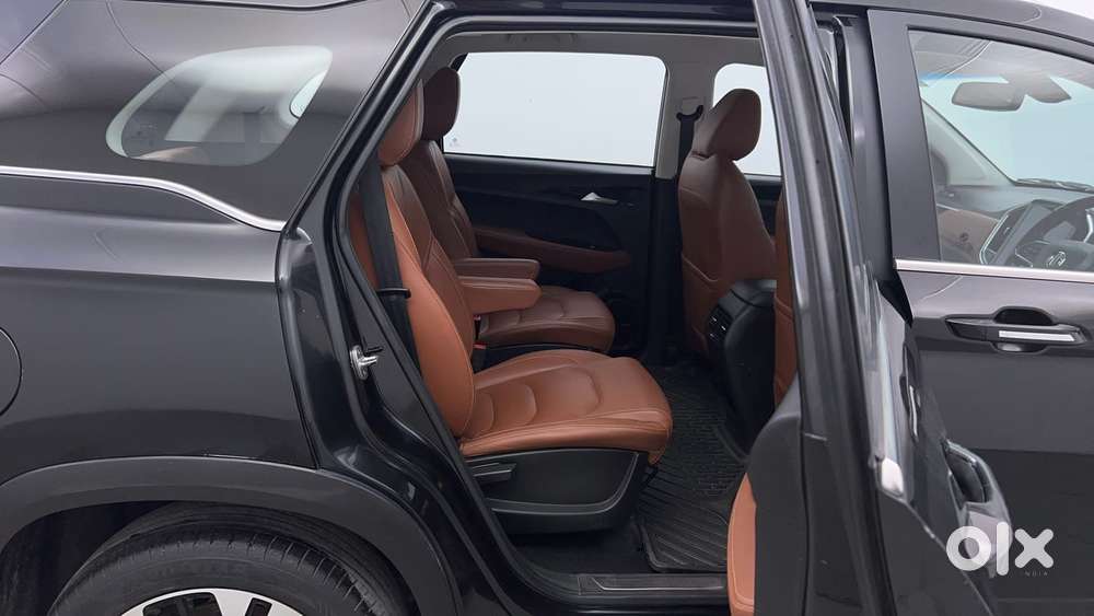 Mg Hector Plus 1.5 Sharp Turbo Cvt 6 Str, 2022, Petrol