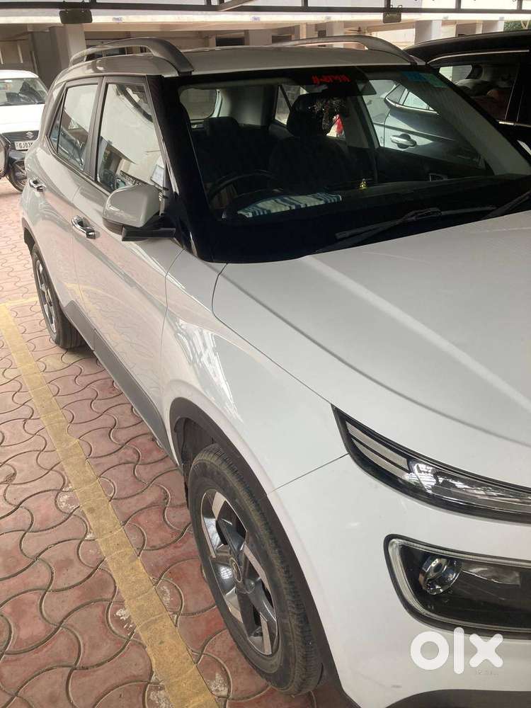 Hyundai Venue Petrol At 2020