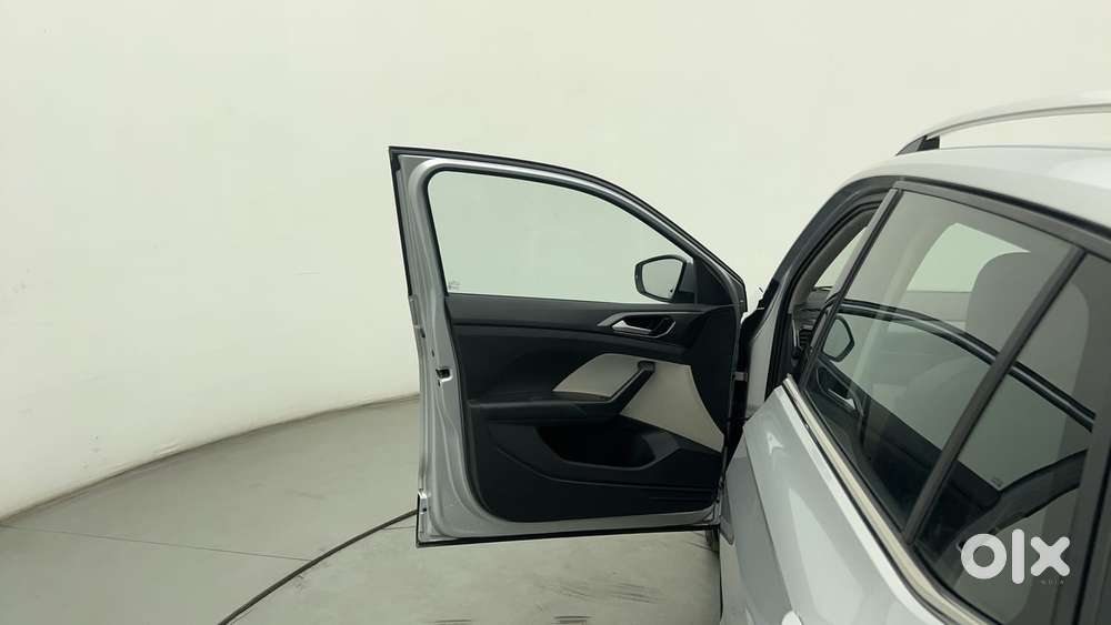 Volkswagen Taigun Topline 1.0 Tsi At (electric Seats), 2022, Petrol