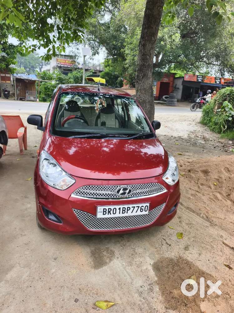 Hyundai I10 2013  Gari Bahut Kam Chali Hui Hai